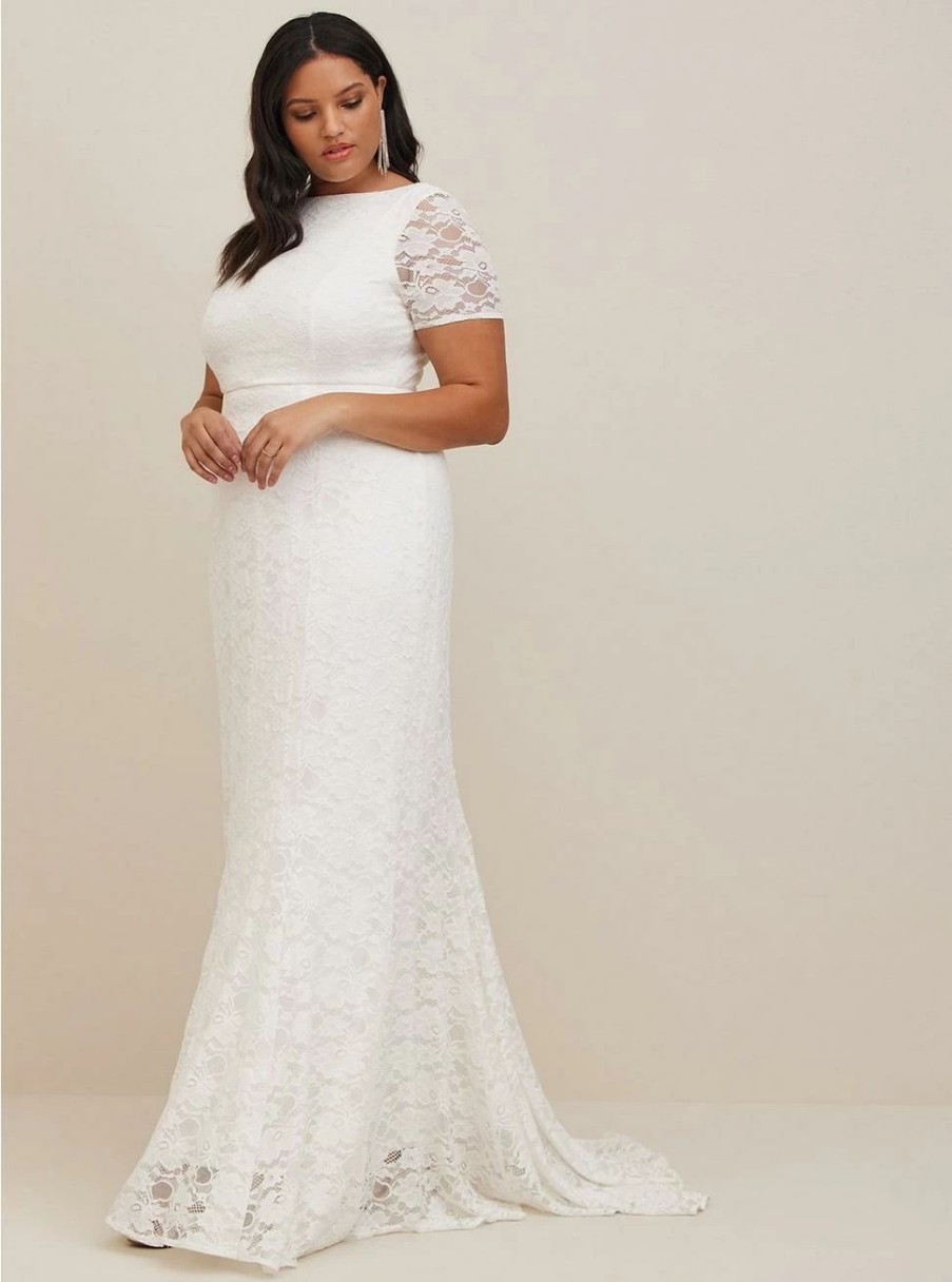 Dresses * | Torrid Ivory Lace Short Sleeve Fit & Flare Wedding Dress