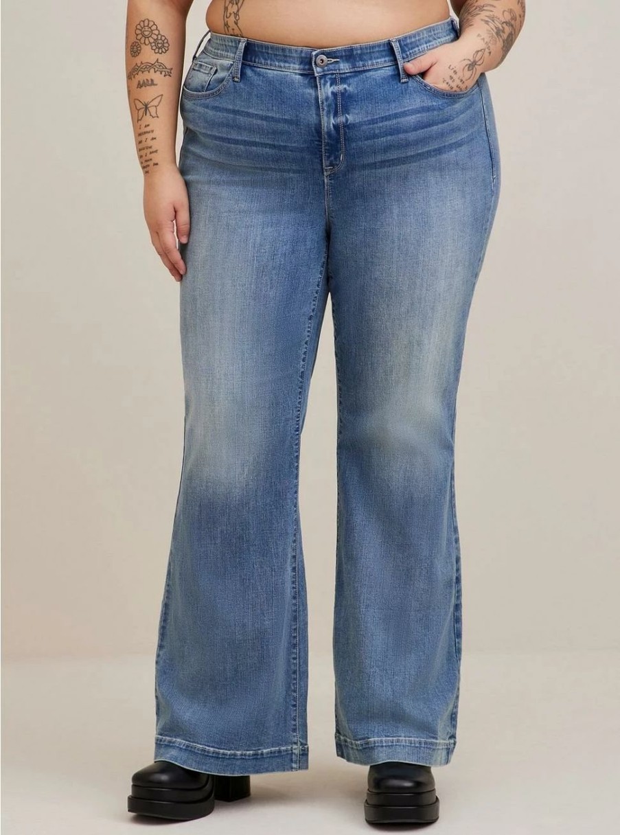 Jeans * | Torrid Sky High Flare Vintage Stretch High-Rise Jean (Short)